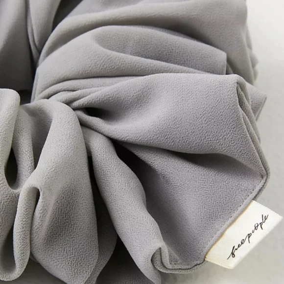 Free People chiffon jumbo scrunchie - Picture 5 of 6